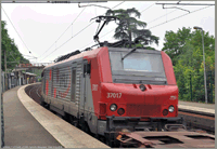 Triel sur Seine - 05 JUILLET 2014 - BB 37017 bitension tricourant VFLI en tête d'un train de containers
