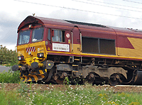 21 JUILLET 2007 - le train Nesle (Somme) Lamballe (Côtes d'Armor) passe Poissy avec 2 heures de retard