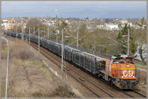 Un train à destination d'Achères approche d'Achères-Ville